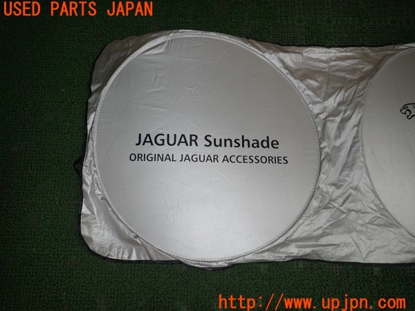 3UPJ=9233460631]ジャガー XF(JB2GA X260)純正? サンシェード フロントサンシェード 収納袋付き 中古_2
