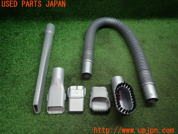 3UPJ=9233460643]ジャガー XF(JB2GA X260)BLACK&DECKER ブラックアンドデッカー NV1210AV 掃除機 車用 ハンディクリーナー 付属品付 ジャンク_2