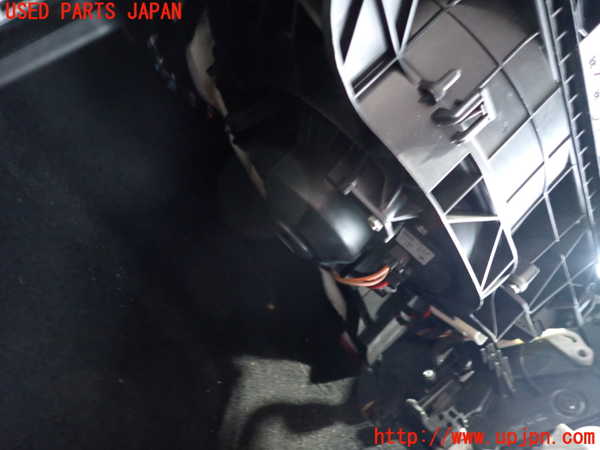 2UPJ-9233466081]ジャガー・XF(JB2GA)エバポレーター1 中古_3