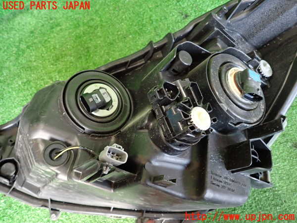 2UPJ-9233471130]アクア(AQUA)(NHP10)右ヘッドライト ハロゲン 中古_4