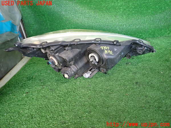 2UPJ-9233471132]アクア(AQUA)(NHP10)左ヘッドライト ハロゲン 中古_3