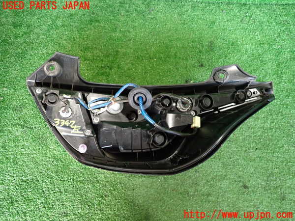 2UPJ-9233471536]アクア(AQUA)(NHP10)左テールランプ 中古_2