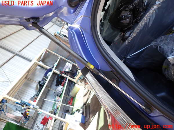 2UPJ-9233471584]アクア(AQUA)(NHP10)リアゲートダンパー 中古_2