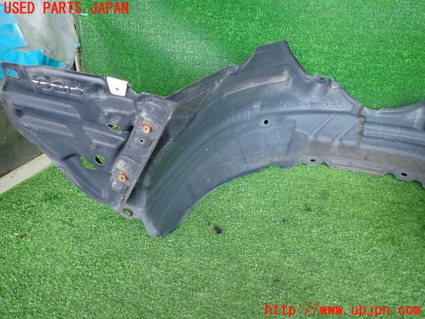 2UPJ-9233471090]アクア(AQUA)(NHP10)右前フェンダーライナー 中古_4
