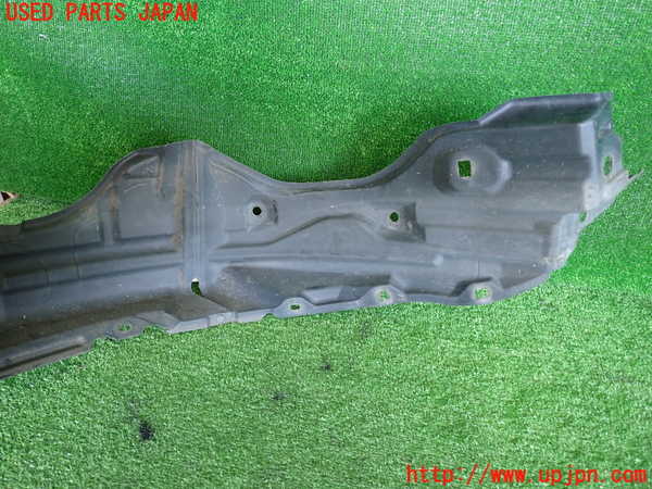 2UPJ-9233471090]アクア(AQUA)(NHP10)右前フェンダーライナー 中古_5