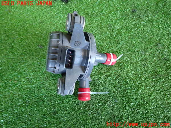 2UPJ-9233472110]アクア(AQUA)(NHP10)ウォーターポンプ 中古_3