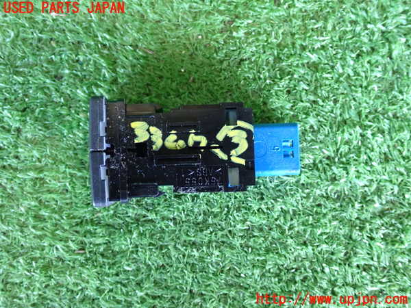 2UPJ-9233476308]アクア(AQUA)(NHP10)スイッチ3(横滑り防止OFF 車両接近通報装置OFF) 中古_2