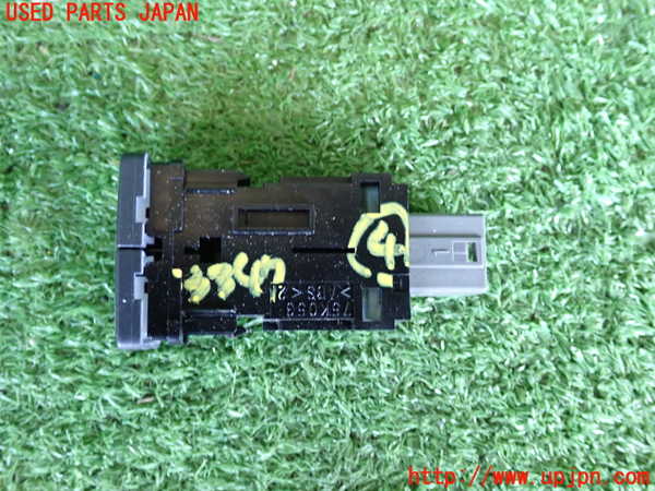 2UPJ-9233476309]アクア(AQUA)(NHP10)スイッチ4(車線逸脱警報 プリクラッシュ) 中古_2