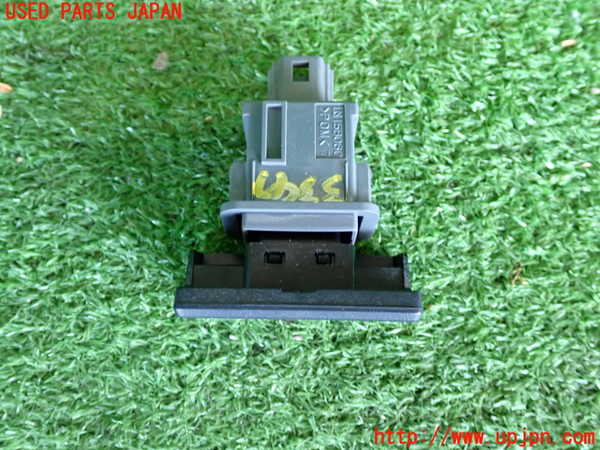 2UPJ-9233476290]アクア(AQUA)(NHP10)ハザードスイッチ 中古_2