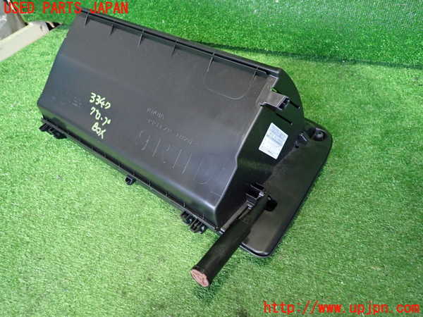 2UPJ-9233477516]アクア(AQUA)(NHP10)グローブボックス1 中古_3