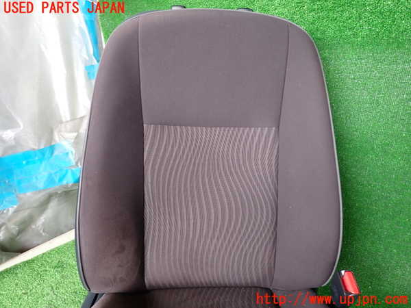 2UPJ-9233477035]アクア(AQUA)(NHP10)運転席シート 中古_3