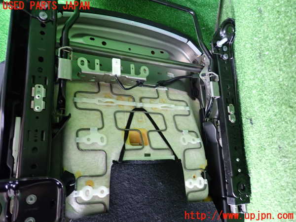 2UPJ-9233477035]アクア(AQUA)(NHP10)運転席シート 中古_5