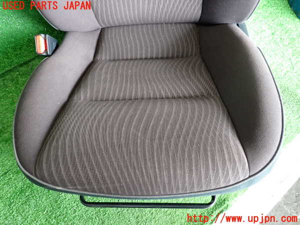 2UPJ-9233477065]アクア(AQUA)(NHP10)助手席シート 中古_2