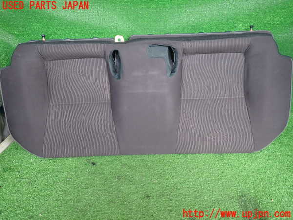 2UPJ-9233477385]アクア(AQUA)(NHP10)リアシート 中古_2