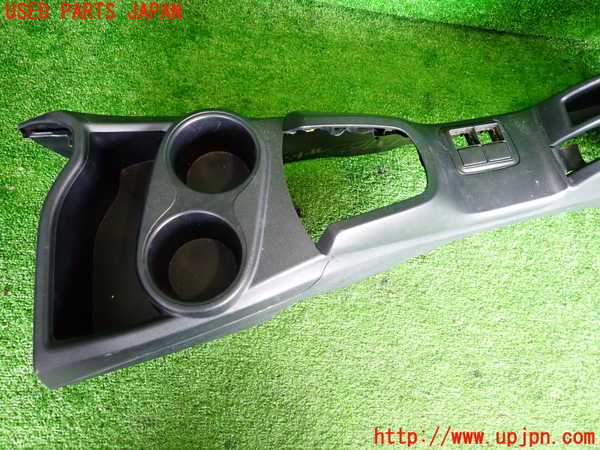 2UPJ-9233477540]アクア(AQUA)(NHP10)センターコンソール 中古_2