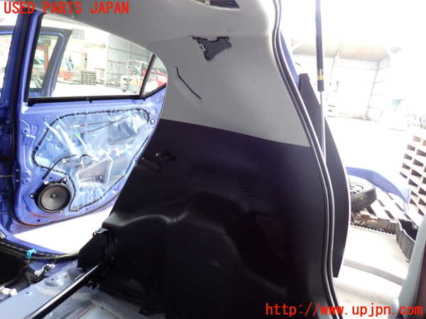 2UPJ-9233477675]アクア(AQUA)(NHP10)右リアピラートリム 中古_2