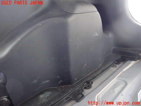 2UPJ-9233477675]アクア(AQUA)(NHP10)右リアピラートリム 中古_5