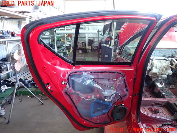 2UPJ-9233481320]アクア(AQUA)(NHP10)左後ドア (43R-005844) 中古_5