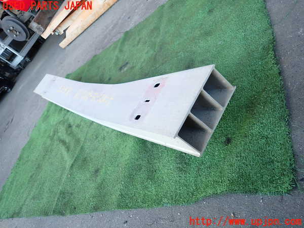 2UPJ-9233481614]アクア(AQUA)(NHP10)リアバンパーホースメント 中古_3