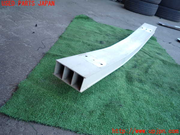 2UPJ-9233481614]アクア(AQUA)(NHP10)リアバンパーホースメント 中古_4