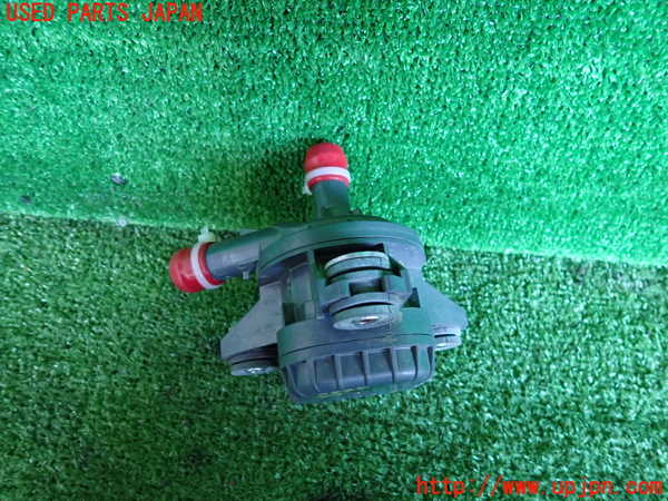 2UPJ-9233482110]アクア(AQUA)(NHP10)ウォーターポンプ 中古_3