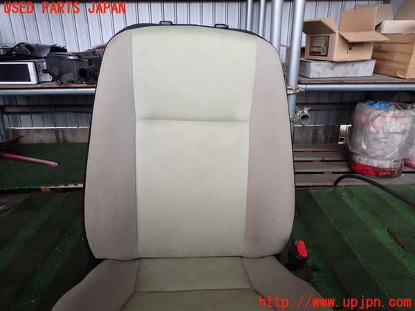 2UPJ-9233487035]アクア(AQUA)(NHP10)運転席シート 中古_3