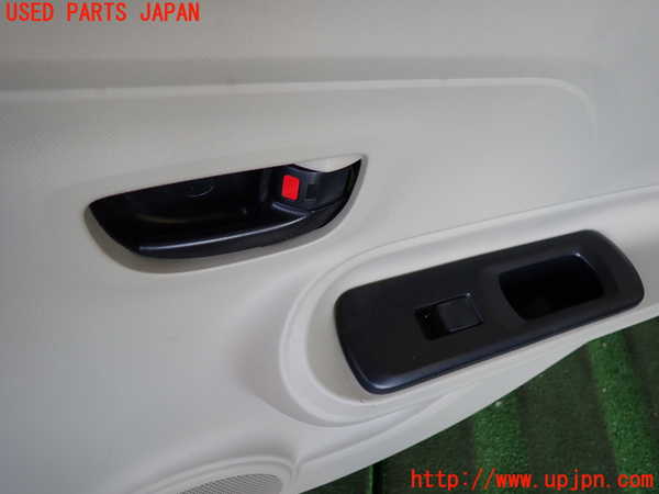 2UPJ-9233481294]アクア(AQUA)(NHP10)右後ドア内張り 中古_3