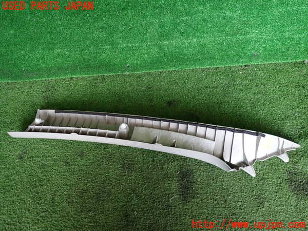 2UPJ-9233487655]アクア(AQUA)(NHP10)右フロントピラートリム 中古_2