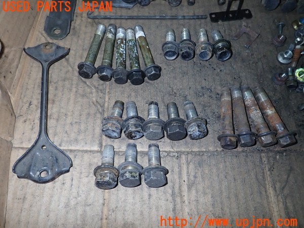 3UPJ=9233500720]テラノ(TR50)後期 ネジ・ナット・ステー類 セット ジャンク_3