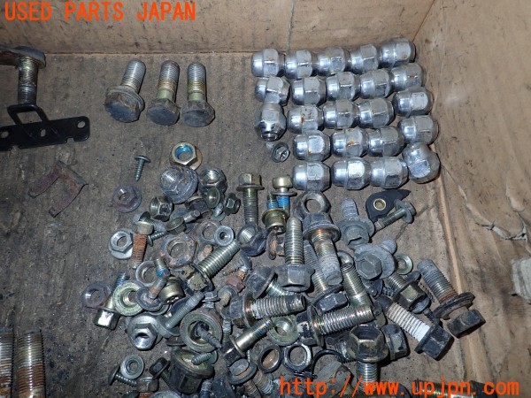 3UPJ=9233500720]テラノ(TR50)後期 ネジ・ナット・ステー類 セット ジャンク_4