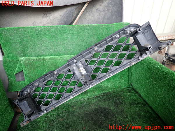 1UPJ-9233501050]テラノ(TR50)ラジエターグリル 中古_3