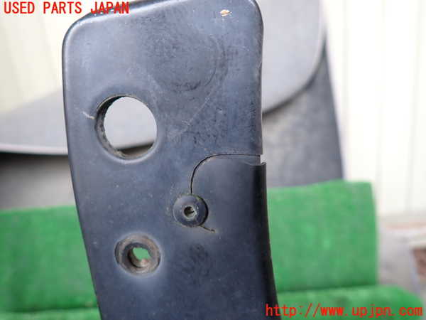 1UPJ-9233501454]テラノ(TR50)右リアマッドガード(泥除け) 中古_4