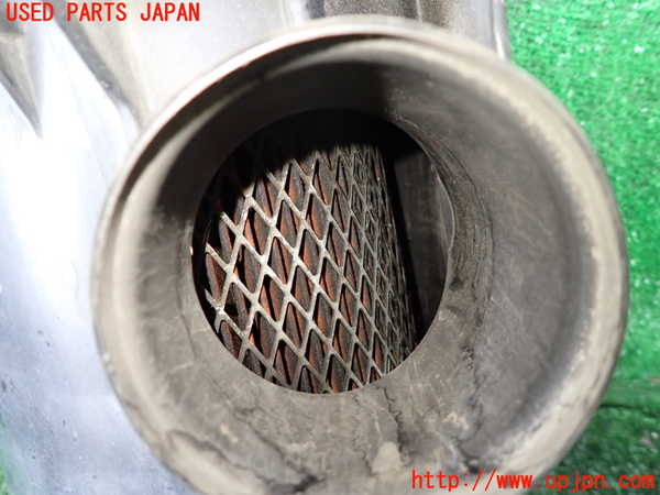1UPJ-9233502560]テラノ(TR50)エアクリーナーボックス 中古_3