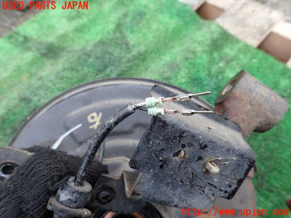 1UPJ-9233504290]テラノ(TR50)右フロントナックルハブ 中古_3