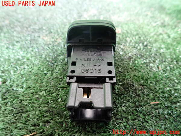 1UPJ-9233506290]テラノ(TR50)ハザードスイッチ 中古_2