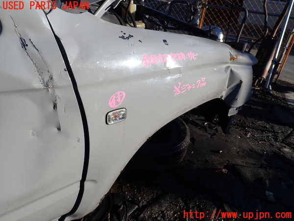 1UPJ-9233511080]ハイラックスサーフ(KZN185W)右前フェンダー ジャンク部品取り_3