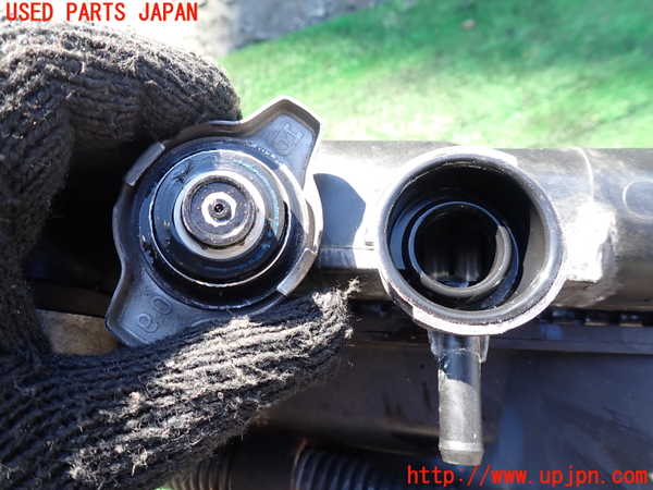 1UPJ-9233512321]ハイラックスサーフ(KZN185W)ラジエーター1 ジャンク部品取り_5
