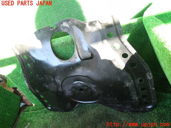 1UPJ-9233512170]ハイラックスサーフ(KZN185W)エンジンアンダーカバー 中古_2