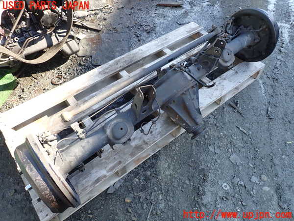 1UPJ-9233514400]ハイラックスサーフ(KZN185W)リアデフホーシング 中古_2