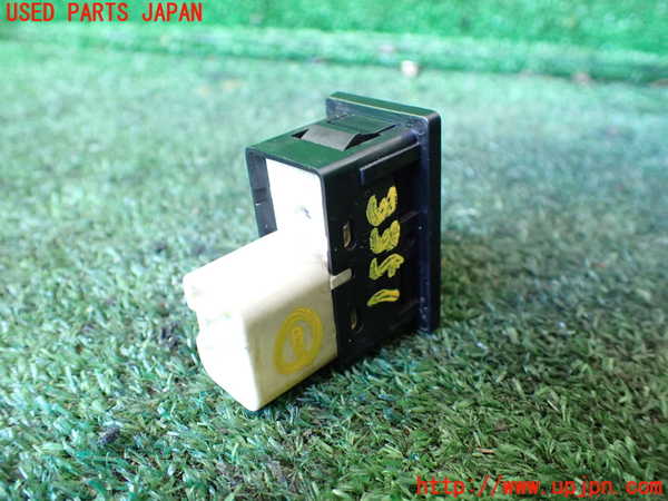 1UPJ-9233516306]ハイラックスサーフ(KZN185W)スイッチ1 (バックドアガラス開閉) 中古_2