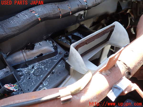 1UPJ-9233516100]ハイラックスサーフ(KZN185W)ヒーターコア 中古_2