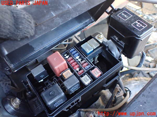 1UPJ-9233516742]ハイラックスサーフ(KZN185W)ヒューズボックス2 中古_2