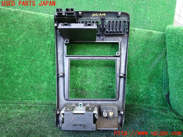 1UPJ-9233517526]ハイラックスサーフ(KZN185W)エアコン吹き出し口1 (真中) 中古_4