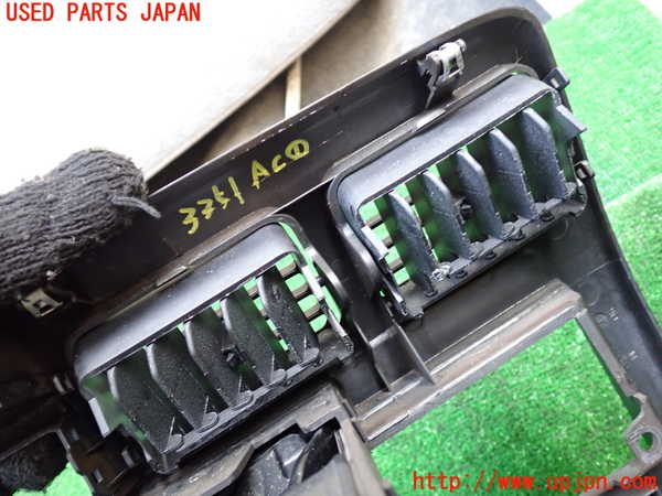 1UPJ-9233517526]ハイラックスサーフ(KZN185W)エアコン吹き出し口1 (真中) 中古_5