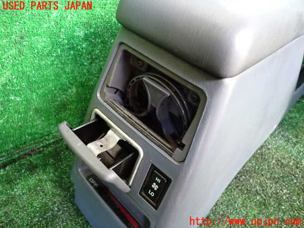 1UPJ-9233517540]ハイラックスサーフ(KZN185W)センターコンソール 中古_4