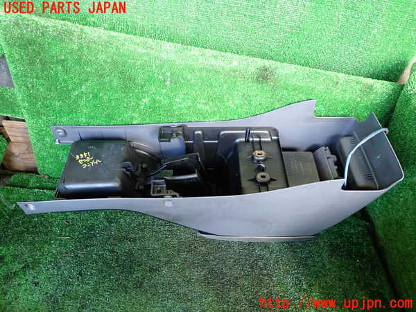 1UPJ-9233517540]ハイラックスサーフ(KZN185W)センターコンソール 中古_5