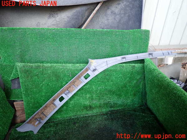 1UPJ-9233517660]ハイラックスサーフ(KZN185W)左フロントピラートリム 中古_3