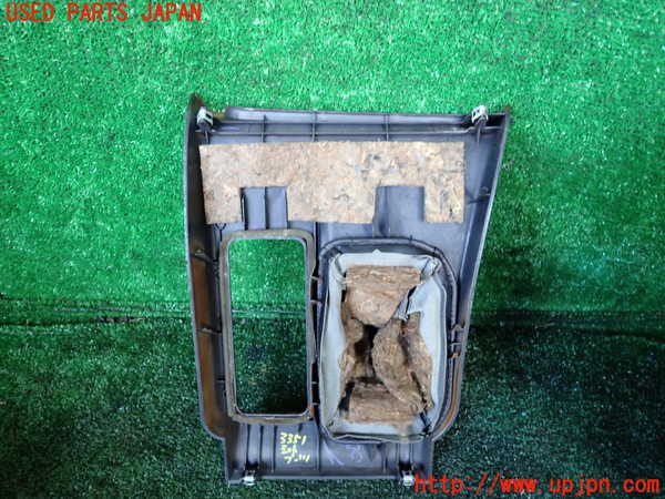 1UPJ-9233517575]ハイラックスサーフ(KZN185W)シフトブーツ 中古_3