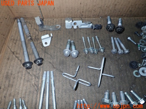 3UPJ=9233520720]フィアット プントエヴォ(199144)ネジ・ナット・ステー類 セット ジャンク_2