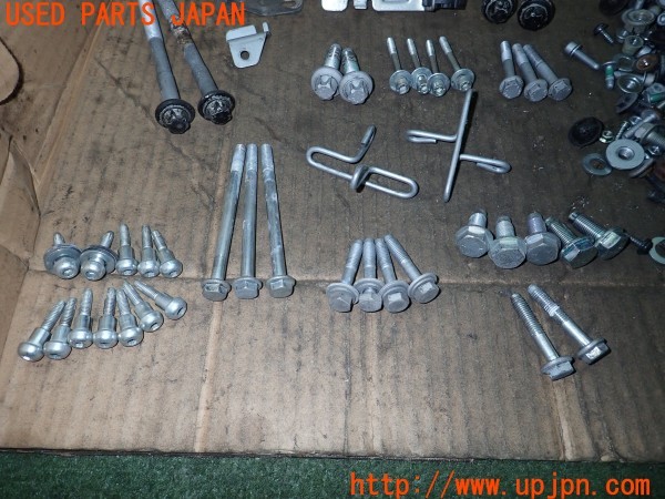 3UPJ=9233520720]フィアット プントエヴォ(199144)ネジ・ナット・ステー類 セット ジャンク_3